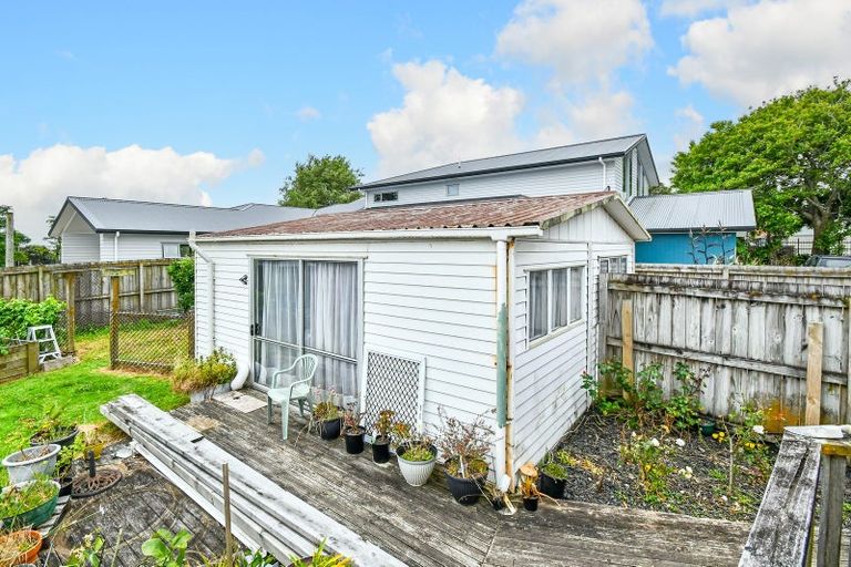 Photo of property in 43 Burundi Avenue, Clendon Park, Auckland, 2103