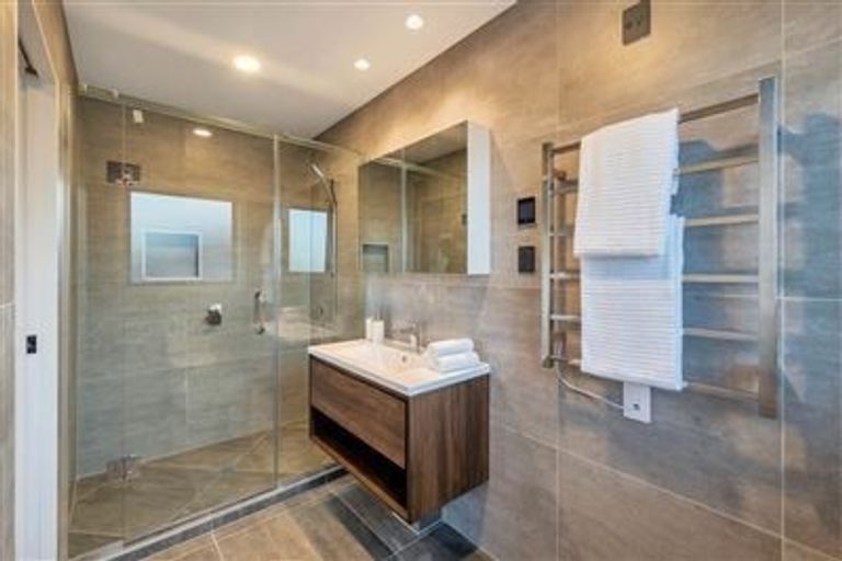 Photo of property in 62 Headland Drive, Long Bay, Auckland, 0630