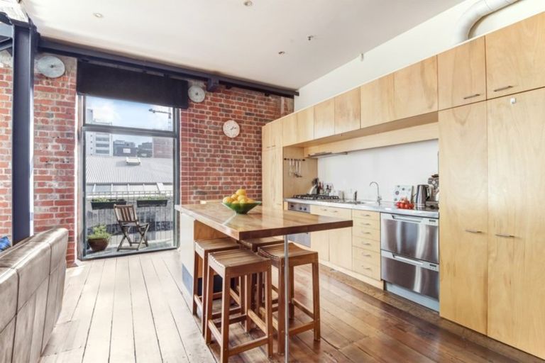 Photo of property in Hannahs Warehouse Apartments, 4/13 Leeds Street, Te Aro, Wellington, 6011