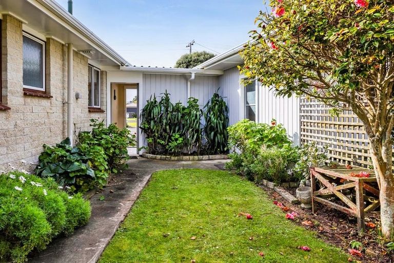 Photo of property in 84 Domett Street, Opunake, 4616