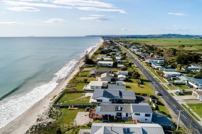 Photo of property in 393 Pukehina Parade, Pukehina, Te Puke, 3189