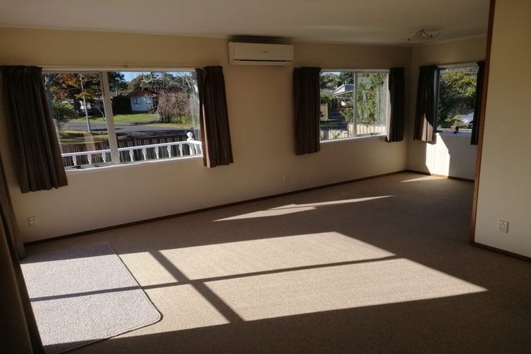Photo of property in 14 Darren Crescent, Half Moon Bay, Auckland, 2012