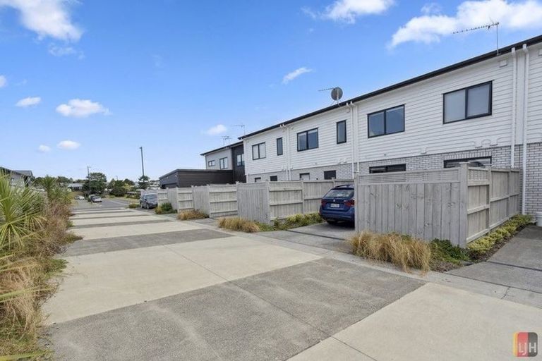 Photo of property in 9 Adlam Lane, Takanini, 2112