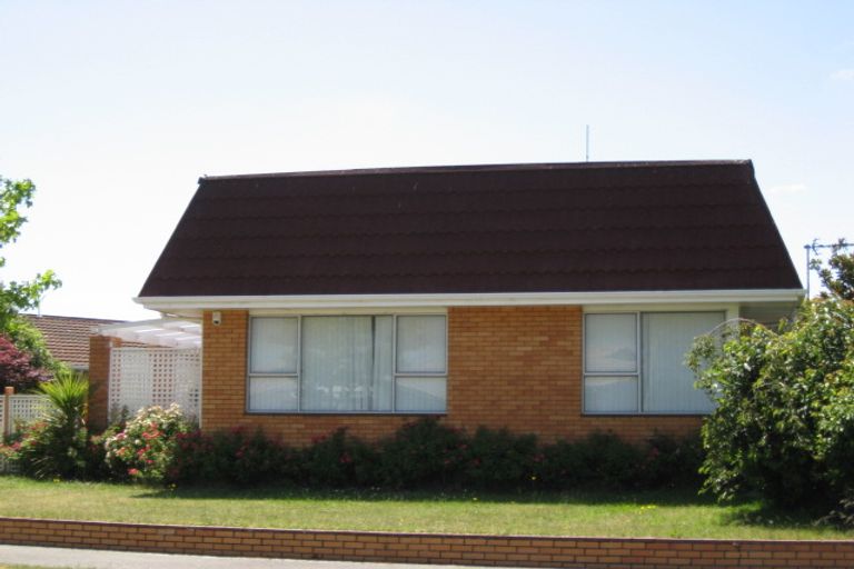 Photo of property in 28 Delaware Crescent, Russley, Christchurch, 8042