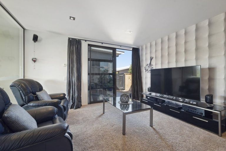 Photo of property in 9 Pukenamu Road, Rainbow Point, Taupo, 3330