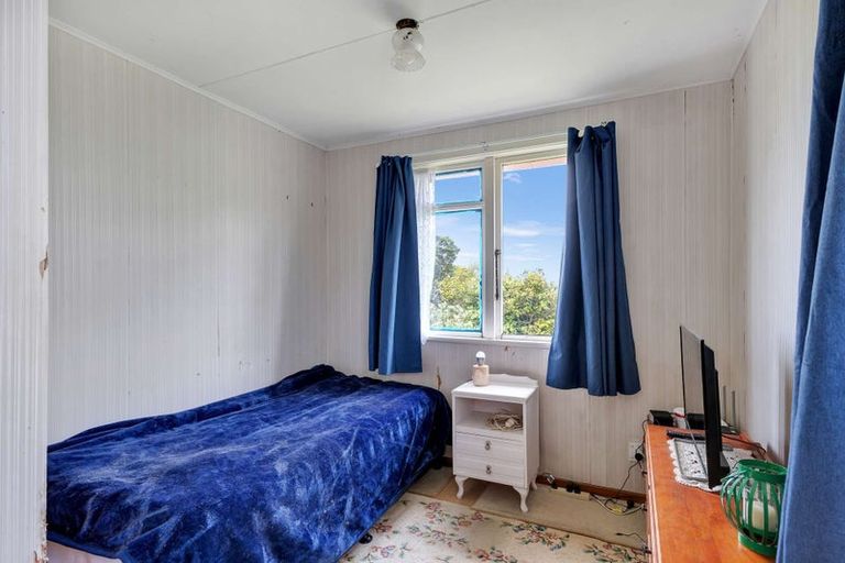 Photo of property in 15b Miro Street, Merrilands, New Plymouth, 4312