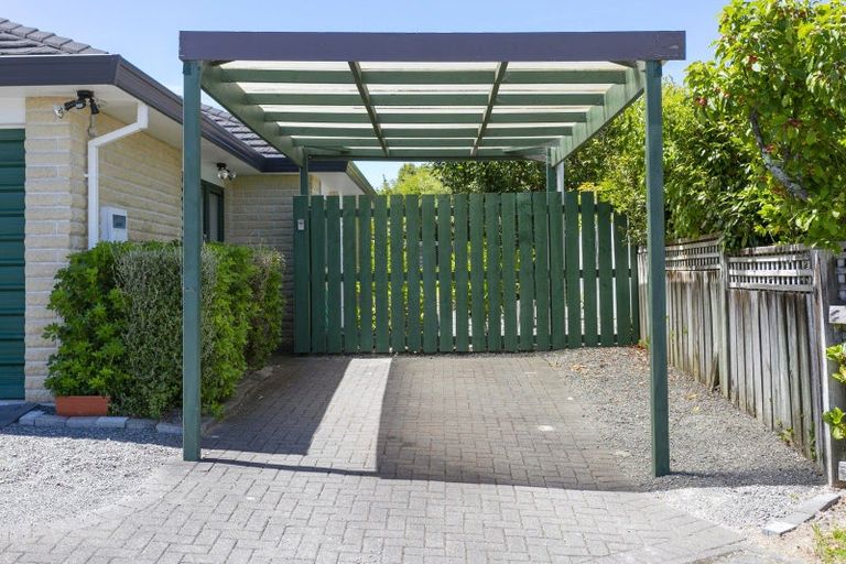 Photo of property in 30 Fairview Terrace, Waipahihi, Taupo, 3330