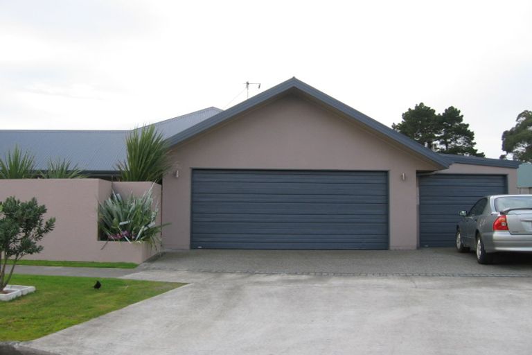 Photo of property in 48 Clifton Terrace, Fitzherbert, Palmerston North, 4410