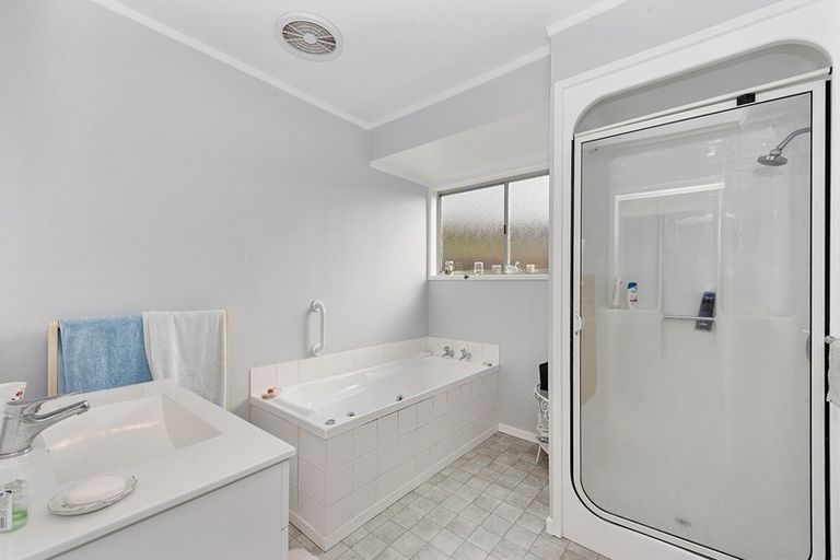 Photo of property in 80 Saint Andrews Terrace, St Andrews, Hamilton, 3200