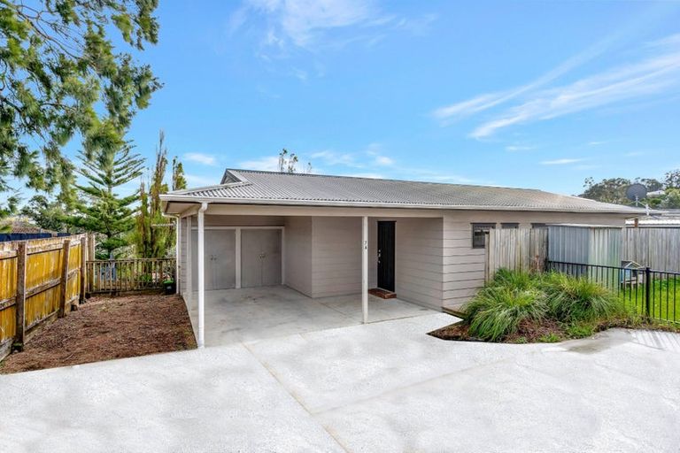 Photo of property in 7 Flaunty Place, West Harbour, Auckland, 0618