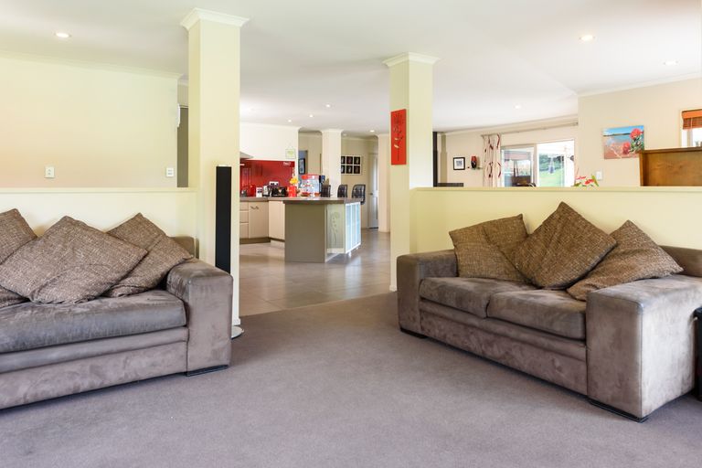 Photo of property in 21 Roger Guy Place, Welcome Bay, Tauranga, 3175