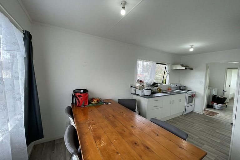 Photo of property in 19 Dungarvon Place, Clendon Park, Auckland, 2103