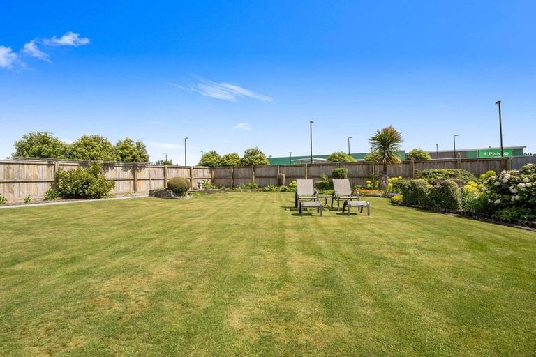 Photo of property in 761 Main North Road, Belfast, Christchurch, 8051