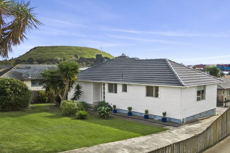 Photo of property in 5 Coates Crescent, Panmure, Auckland, 1072