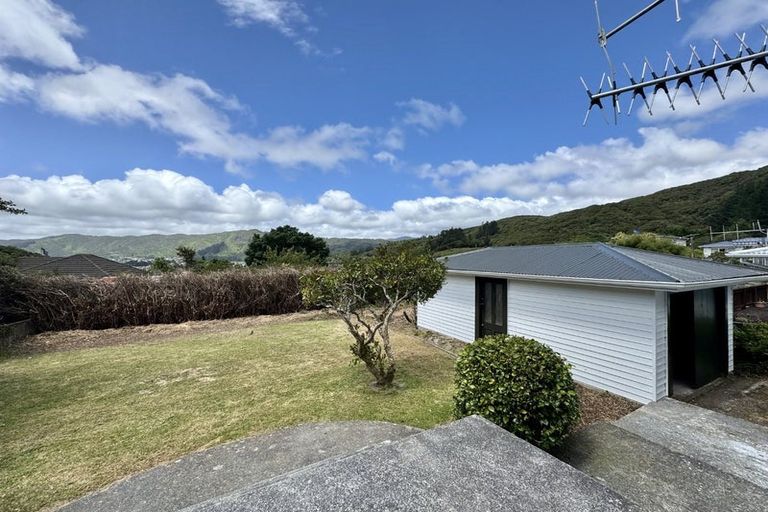 Photo of property in 5 Reid Road, Wainuiomata, Lower Hutt, 5014