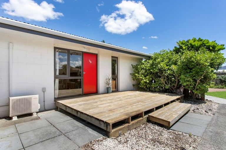 Photo of property in 1/9 Poinsettia Place, Henderson, Auckland, 0610