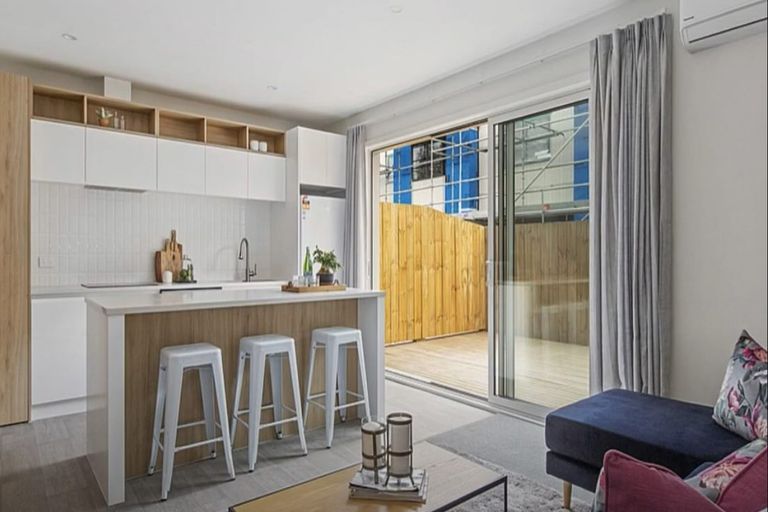 Photo of property in 1/44 May Street, Hamilton East, Hamilton, 3216