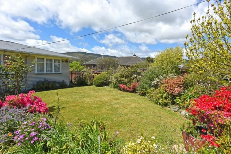 Photo of property in 163 George Street, Stokes Valley, Lower Hutt, 5019