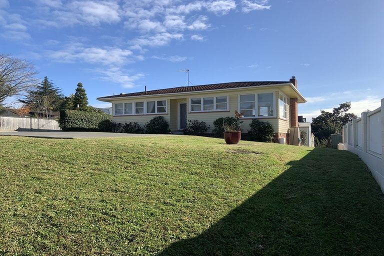 Photo of property in 43 Mason Street, New Lynn, Auckland, 0600