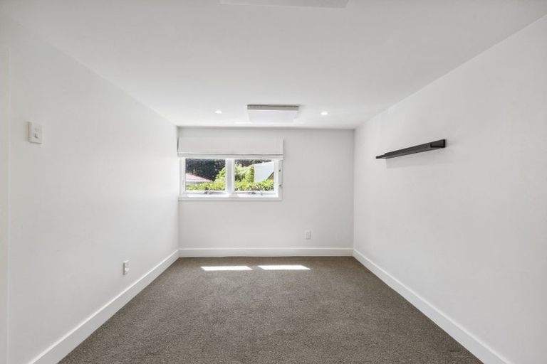 Photo of property in 11 Easdale Street, Kelburn, Wellington, 6012