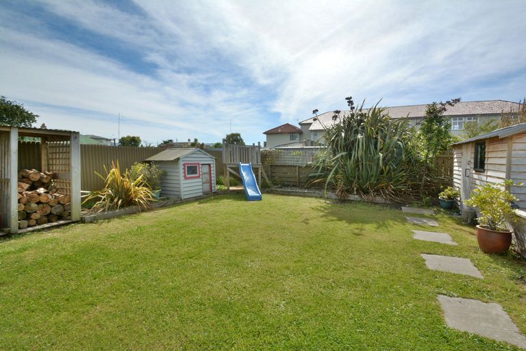 Photo of property in 21 Atkinson Street, South Dunedin, Dunedin, 9012