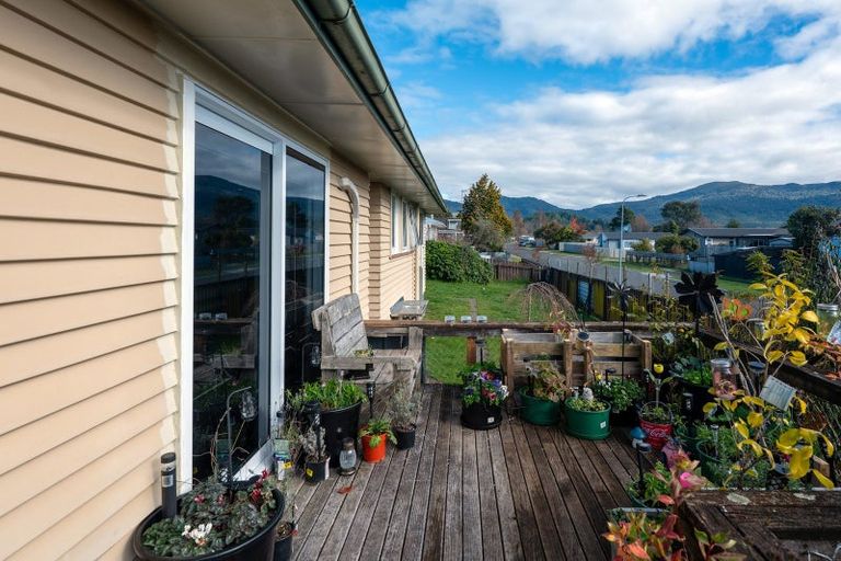 Photo of property in 27 Te Rangitautahanga Road, Turangi, 3334