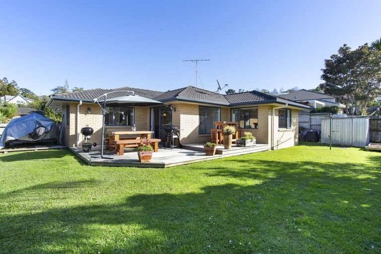 Photo of property in 6 Amberly Rise, Helensville, 0800