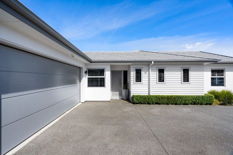 Photo of property in 22 Young Place, Taradale, Napier, 4112