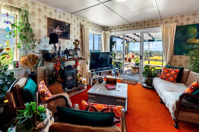 Photo of property in 22 The Crescent, Waihi Beach, 3611