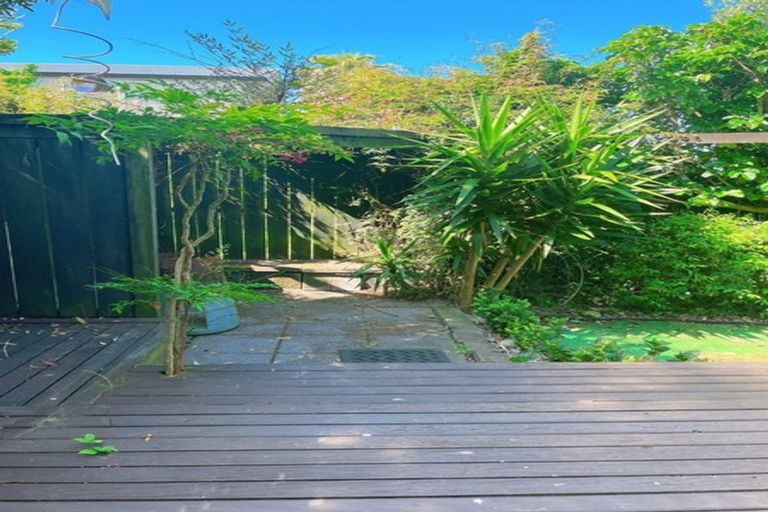 Photo of property in 2/881 East Coast Road, Northcross, Auckland, 0632