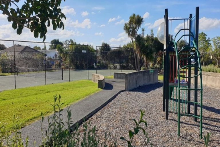 Photo of property in 41 Pyle Road West, One Tree Point, 0118