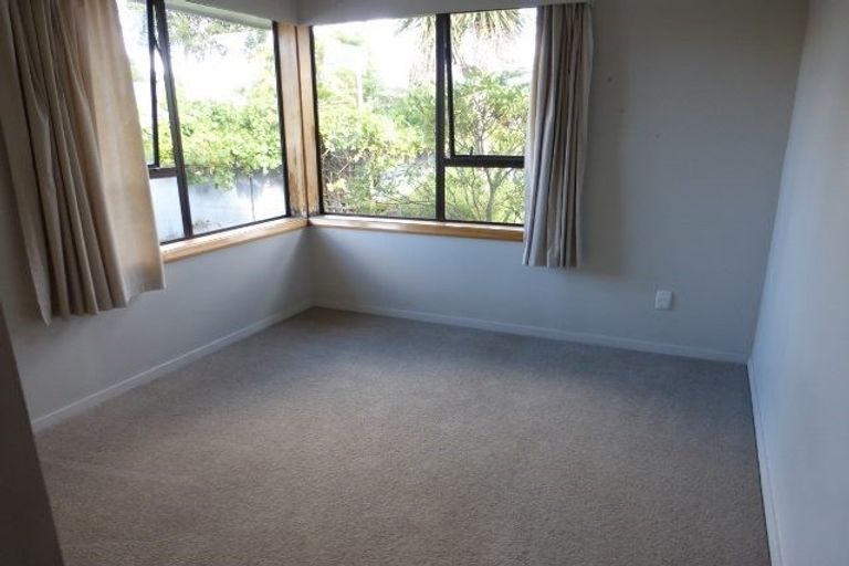 Photo of property in 5 Fairmile Place, Russley, Christchurch, 8042