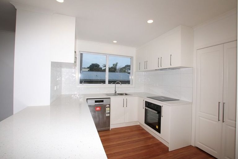 Photo of property in 306 Sunset Road, Windsor Park, Auckland, 0632