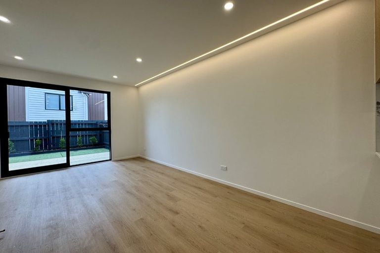 Photo of property in 5/131 Lancaster Road, Beach Haven, Auckland, 0626