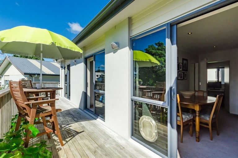 Photo of property in 9 Makora Road, Otaihanga, Paraparaumu, 5036