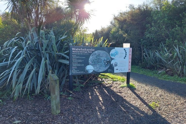 Photo of property in 4 Manawaroa Close, Grandview Heights, Hamilton, 3200