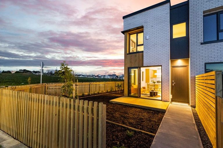 Photo of property in 216 Henwood Road, Westgate, 0814