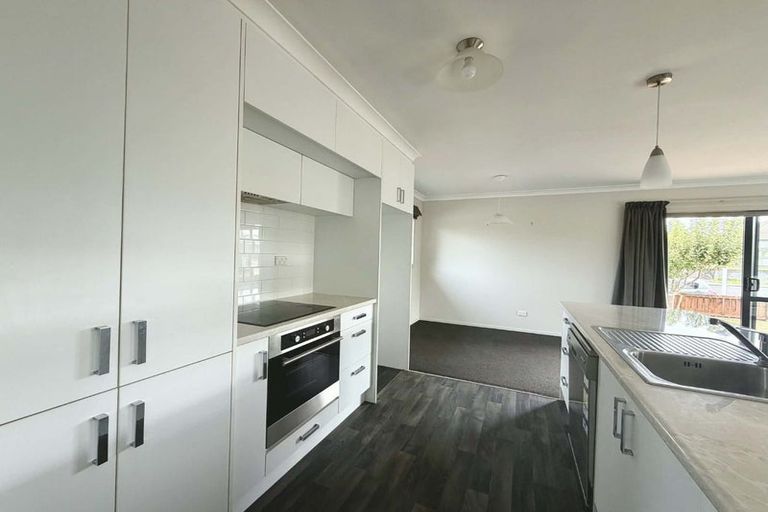 Photo of property in 14a Omata Road, Westown, New Plymouth, 4310