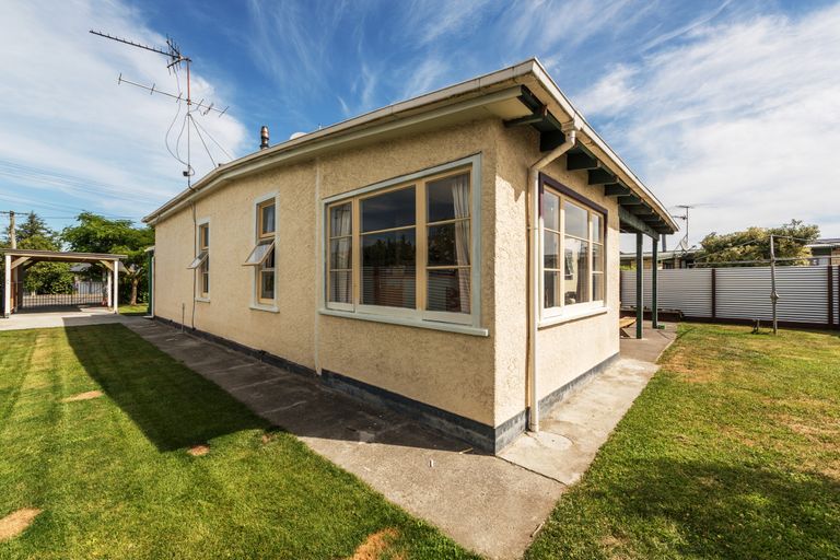 Photo of property in 132 Mcmurdo Street, Tinwald, Ashburton, 7700