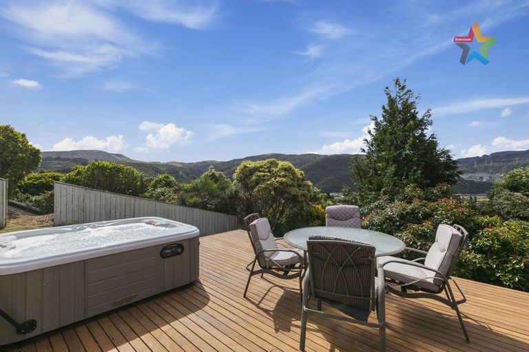 Photo of property in 136 Holborn Drive, Stokes Valley, Lower Hutt, 5019