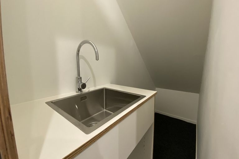 Photo of property in 5/2 Moor Avenue, Te Atatu Peninsula, Auckland, 0610