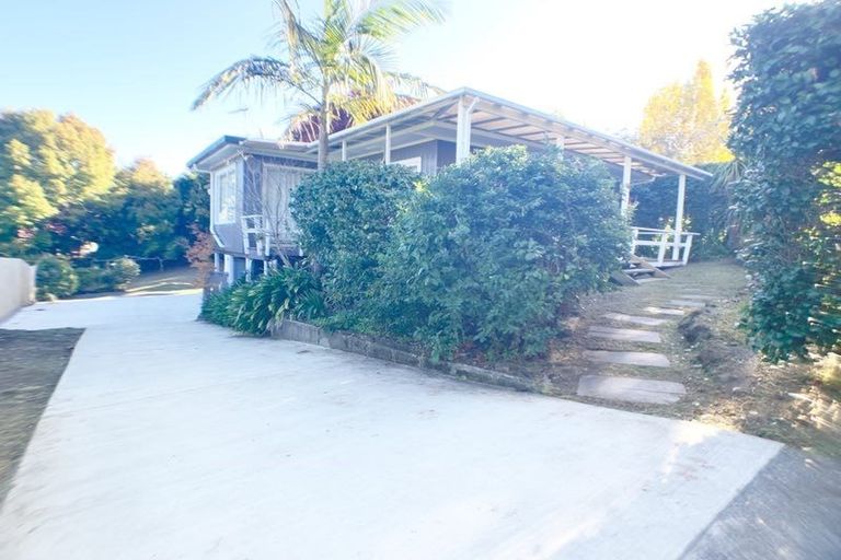 Photo of property in 11 Gladys Avenue, Glenfield, Auckland, 0629