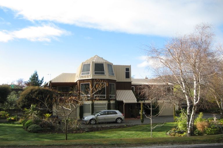Photo of property in 29 Manuka Crescent, Wanaka, 9305