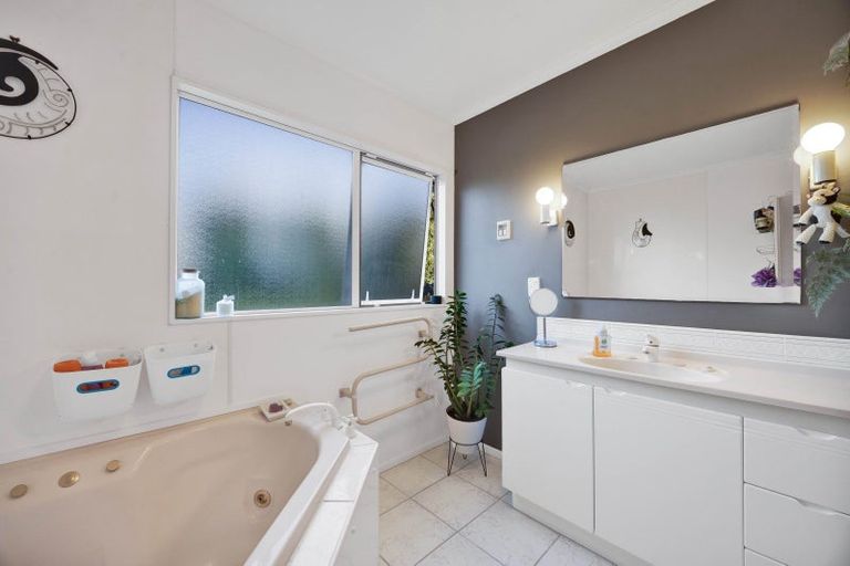 Photo of property in 283 Glover Road, Hawera, 4610