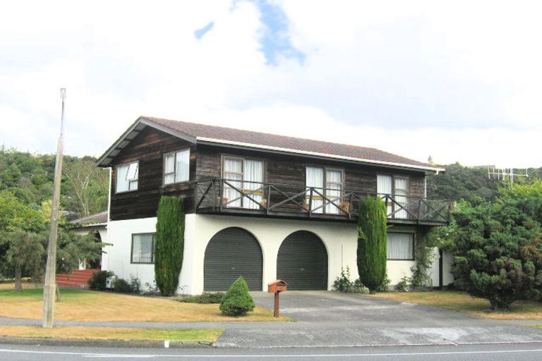 Photo of property in 42 Gemstone Drive, Birchville, Upper Hutt, 5018