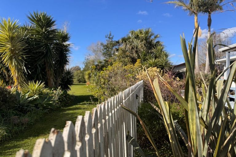 Photo of property in 2/141 Carnoustie Drive, Wattle Downs, Auckland, 2103