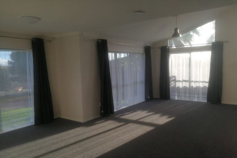 Photo of property in 30 Farmdale Court, Flat Bush, Auckland, 2019