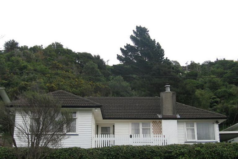 Photo of property in 37 Logie Street, Stokes Valley, Lower Hutt, 5019
