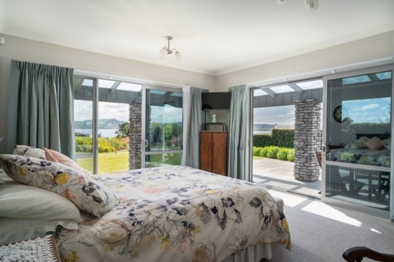 Photo of property in 30 Pukenamu Road, Rainbow Point, Taupo, 3330