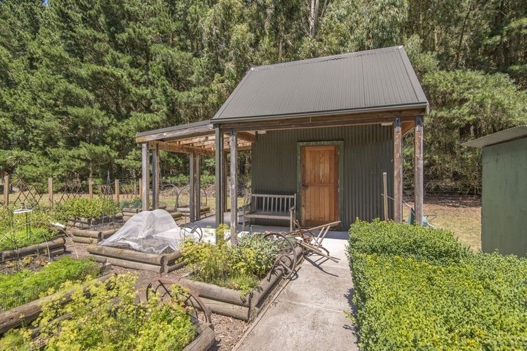 Photo of property in 1499 Tram Road, Swannanoa, Rangiora, 7475